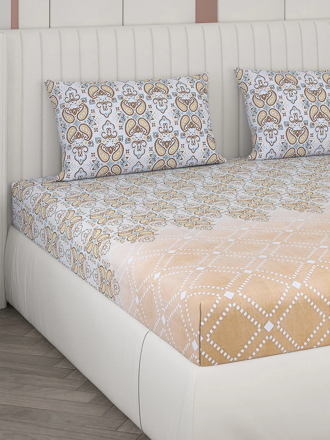 104 TC Cotton Double Bedsheet with 2 Pillow Covers