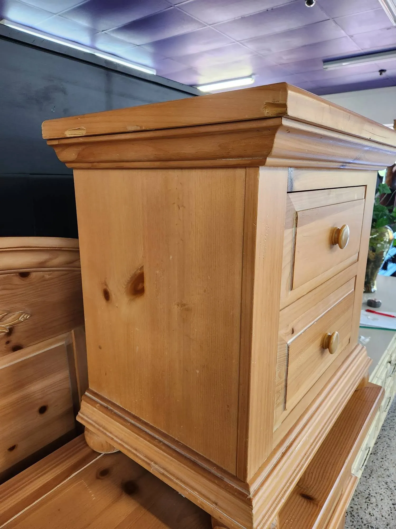 3 PC Broyhill Queen Set Knotty Pine