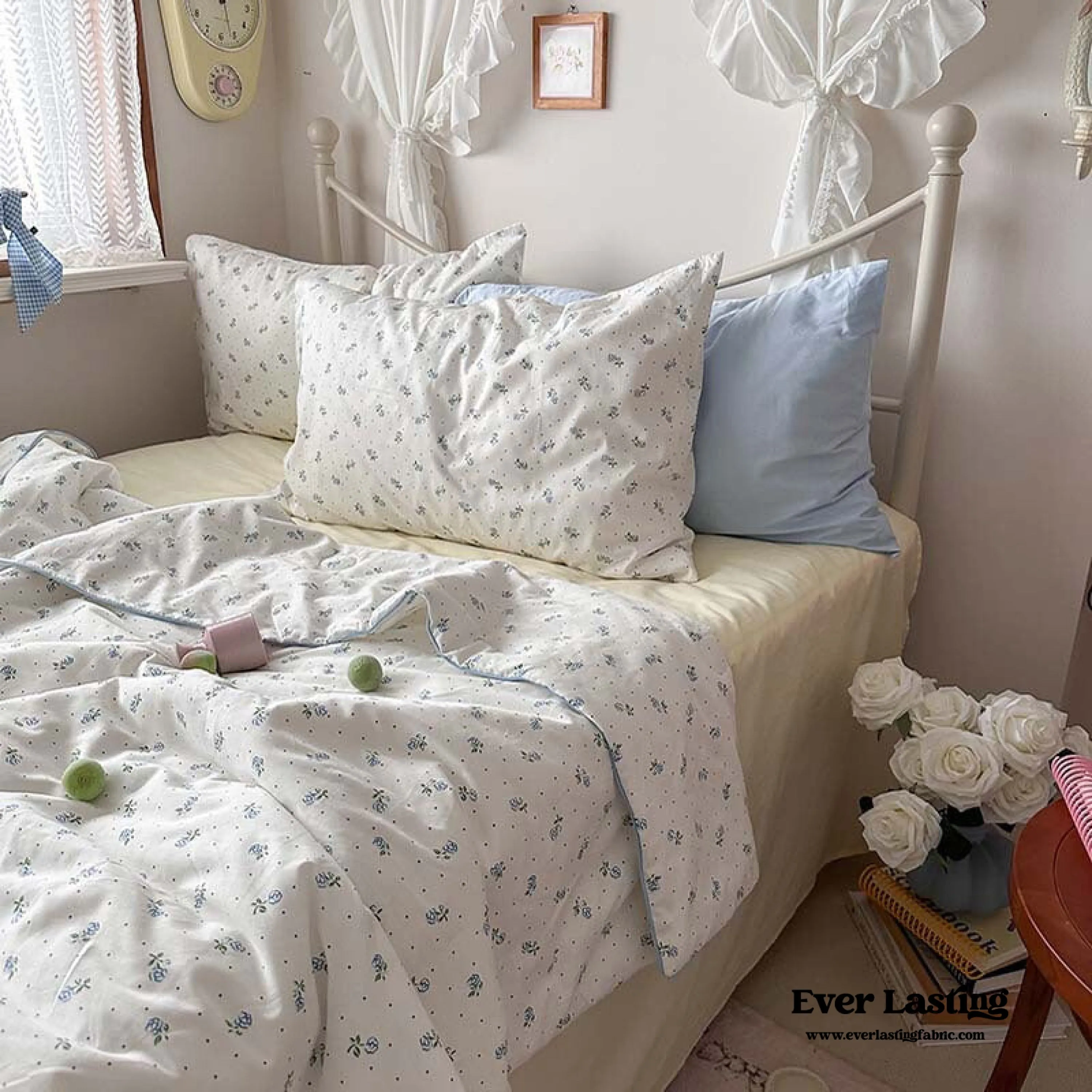 Floral Cottage Blanket Set / Cottage Blue