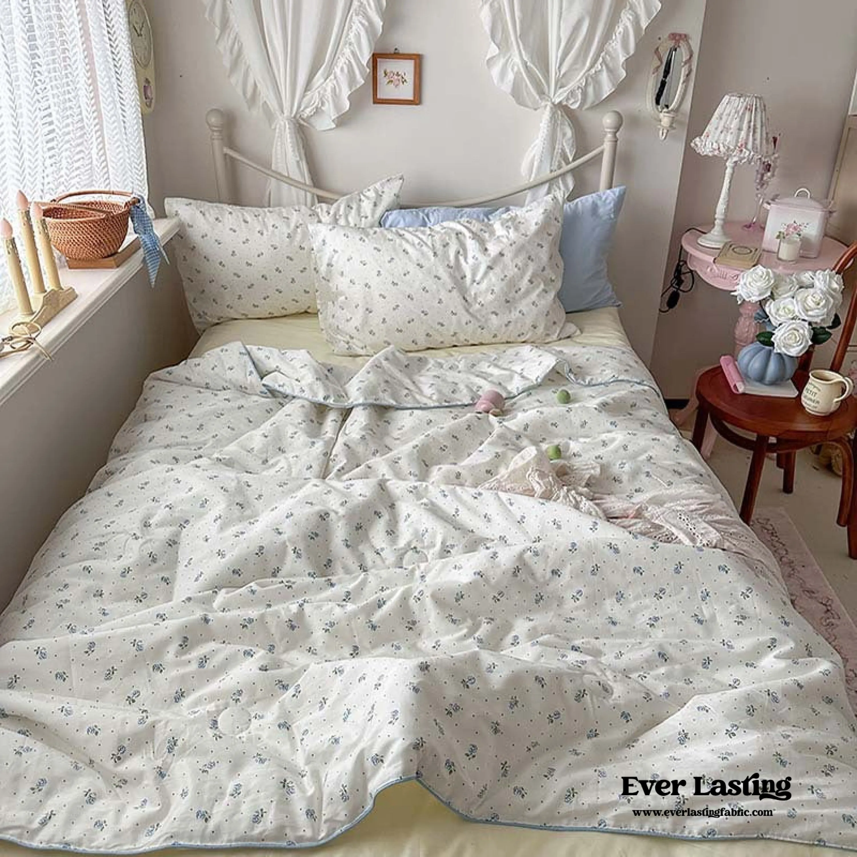 Floral Cottage Blanket Set / Purple Floral