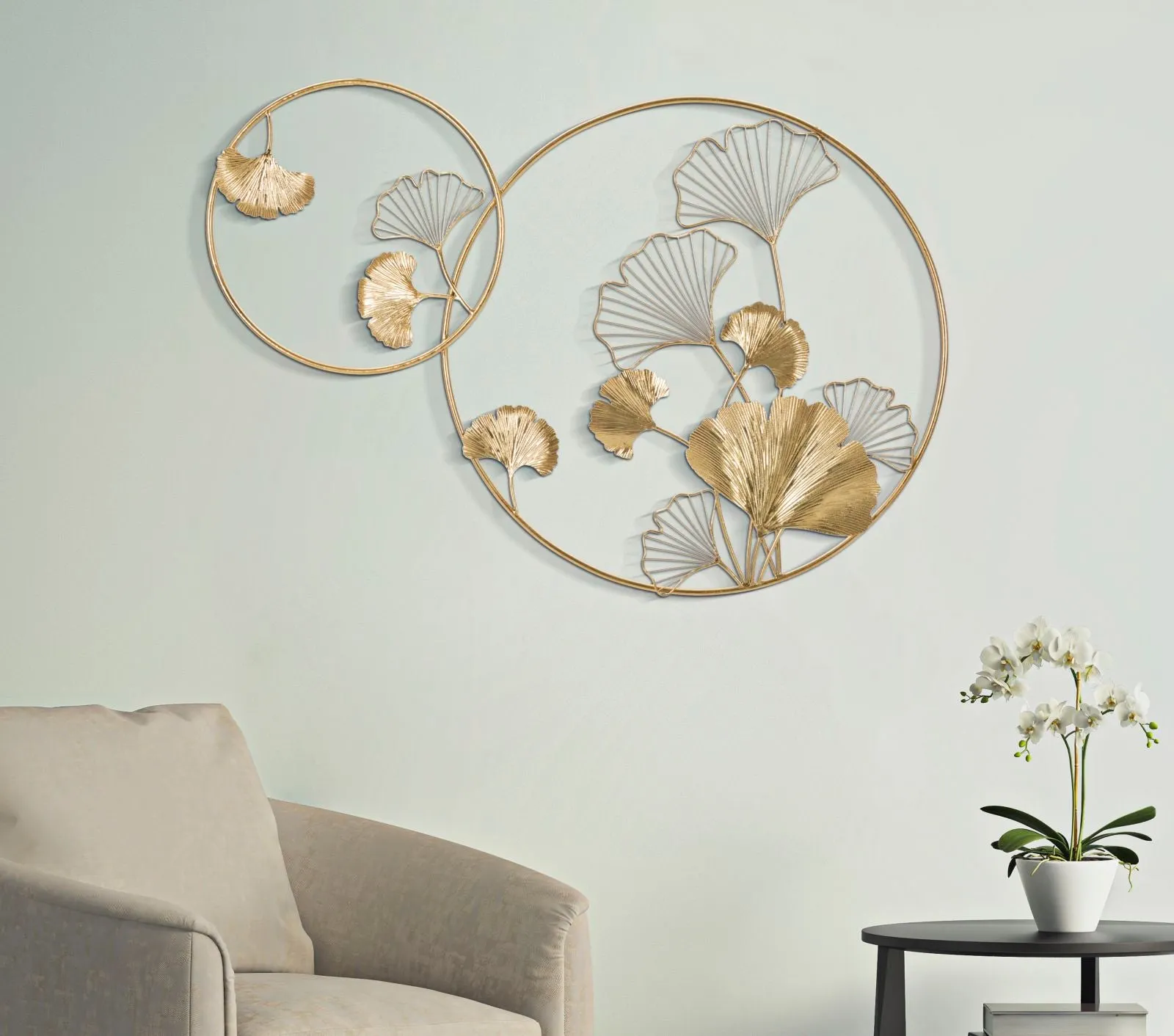 Golden Flowers in Round Frame Wall Decor