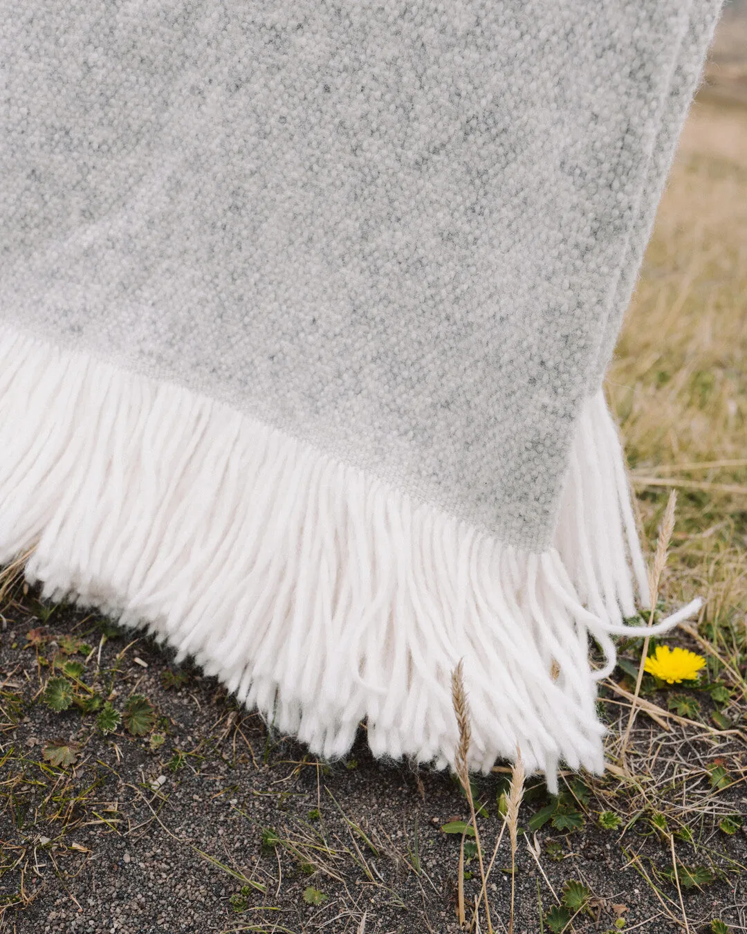 ILLA Alpaca Blanket