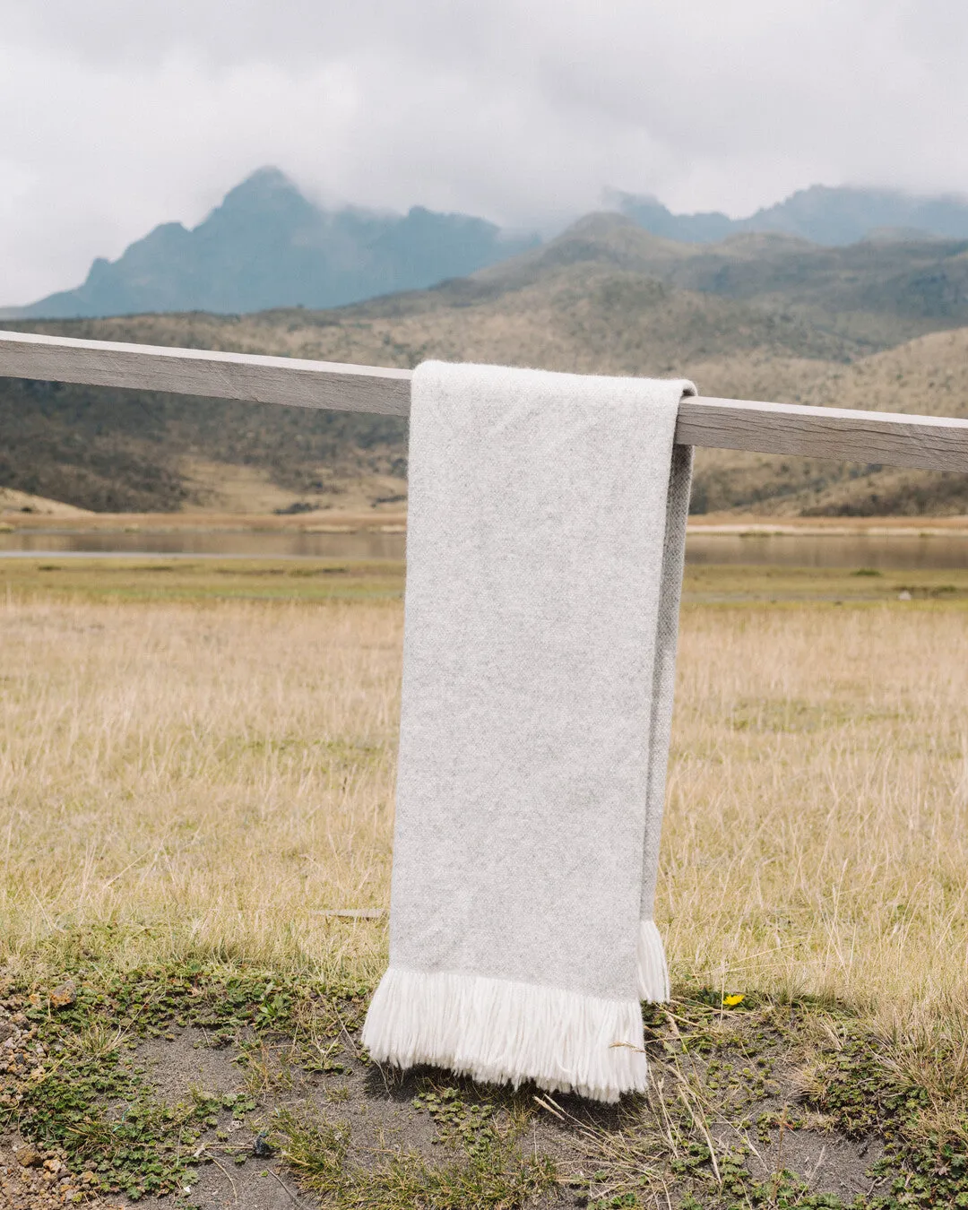 ILLA Alpaca Blanket
